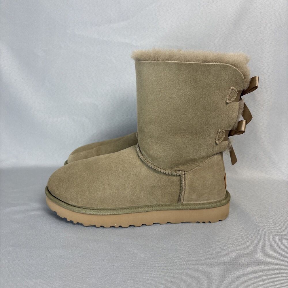 Womens UGG Boots Sz 9 Bailey Bow  Short ALP Antelope Green Suede Boho Festival - Picture 7 of 16